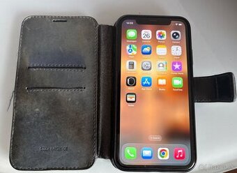 Predám iPhone 11 so 128 GB v top stave s koženým obalom