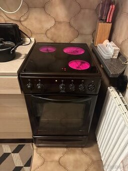 Predám elektrický sporák Mora New euroline 3475 –super cena