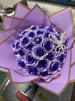 Saténová kytica ruží