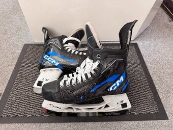 BRUSLE CCM AS-V TACKS   vel. 42/7,5 wide