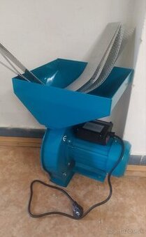 Kladivkový šrotovnik na obilie