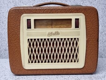 Schaltbild Libelle 4D61 RFT 》KABELKOVÉ STAROŽITNÉ RADIO