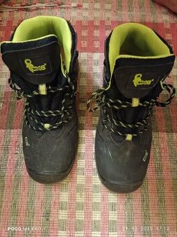 PREDÁM, VYMENÍM ZÁNOVNÉ  PRACOVNÉ TOPÁNKY CXS 42-KY