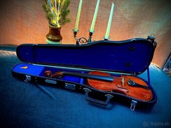 🎻 Dvoje staré husle + pôvodné púzdra – NÁLEZOVÝ STAV