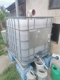 IBC nádoba 1000l v klietke