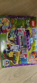 LEGO® Friends 41332 Emma a jej umelecký stojan
- 1