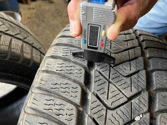 Pirelli sottozero 3, 235/45