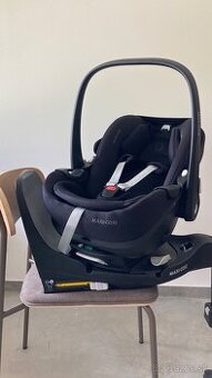 MAXI-COSI Pebble Pro 360 + FamilyFix Pro 360 essential black