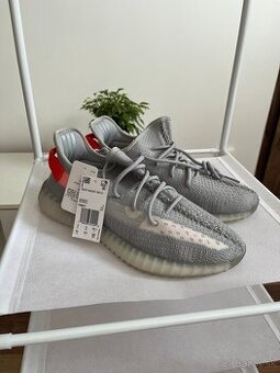 Nové adidas Yeezy Boost 350 V2 Tail Light