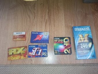 Nové MC kazety video a diskety
