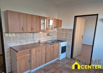 PREDAJ : 1 IZBOVÝ BYT NA "SEDMIČKE", KOMÁRNO