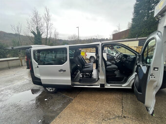 Prenajom 9 miestneho vozidla