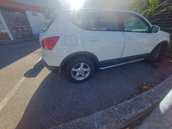 NISSAN QASHQAI  1.6 BENZIN NAJ.79000 KM ROK VÝROBY 2008
