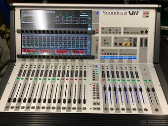 Soundcraft VI 1 + orginal case na koleckach