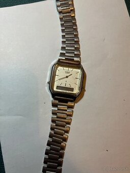 Predam retro analogovo digitalne hodinky Casio