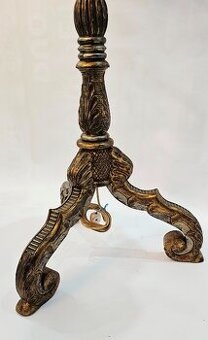 drevená stojaca lampa