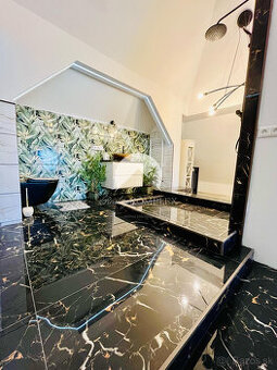 Reality KOMPLEX s.r.o. Vám ponúka nadštandarný rodinný dom v