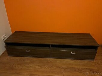 Skrinka pod TV