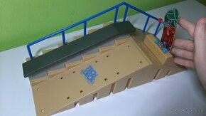 Tech deck rucna skate rampa+skate