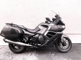 Triumph Trophy SE