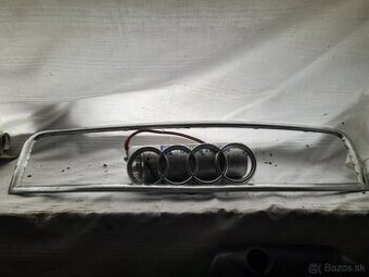 Audi a 4 b6 chrómové časti prednej masky