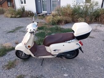 Predám Skúter Kymco 50 4T Rv2009