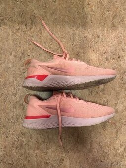 Nike Odyssey React velkost EUR40