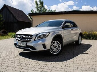 Mercedes-Benz GLA 200 d 4MATIC A/T