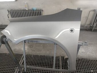 Skoda Fabia 2 blatniky vo farbe auta,novy diel.