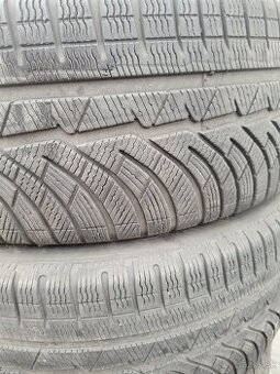 Zimné pneumatiky 225/55R18