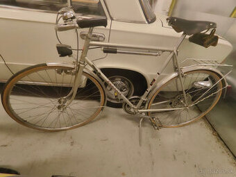 P: Turistický FAVORIT – ako nový