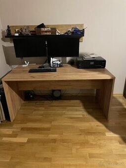 Predám pracovný stôl
