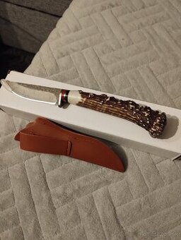 Nožík s motívom parohu