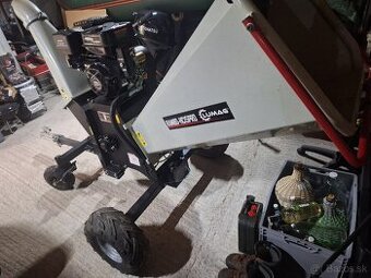 Benzínový štiepkovač na drevo LUMAG RAMBO-HC15PRO