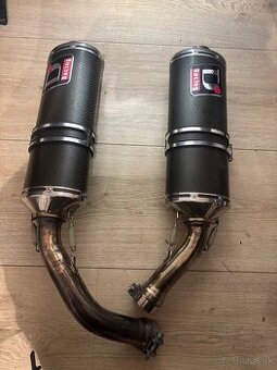 Ladene karbonove vyfuky Devil Racing na Yamaha R1 09-14