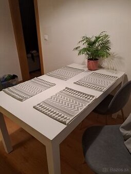 Rozkladací jedálensky stôl IKEA