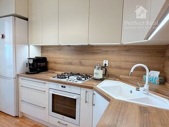 Na predaj zariadený 3izbový byt s balkónom Petržalka