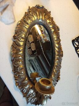 Zrkadlo so svietnikom