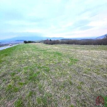 Pozemok Podhorany 1667m2, vhodný na výstavbu RD