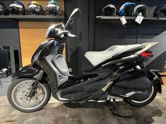 PIAGGIO BEVERLY 300 E5 Nero cosmo