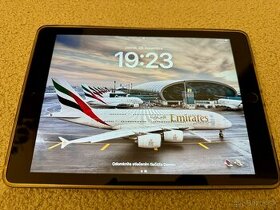 Apple iPad 32Gb 6. generácie, 2018 - 1