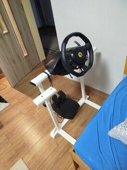 Predám ps4 + volant na ps4 ps5