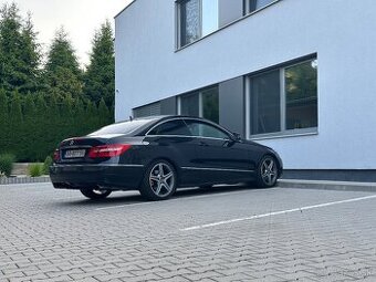 Mercedes-Benz E350 coupe