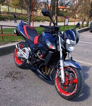 Suzuki gsr 600 yoshimura