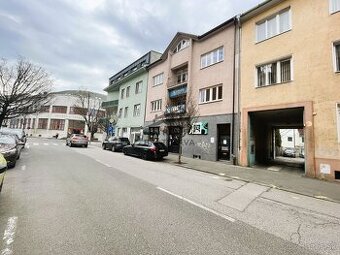 Exkluzívne na Predaj - budova na bývanie, či podnikanie v ce