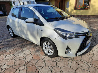 Toyota yaris 1,5 hybrid 9/2014 lift naj 127 tis km