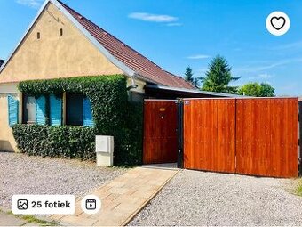 Dom pod storočnou hruškou