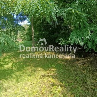 ZNÍŽENÁ CENA Na predaj pozemok v obci Nemečky 982 m2