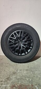 Predám zimné pneumatiky 215/70 R16 na diskoch.