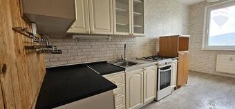 REZERVOVANÉ    Predaj 3 izbového bytu  Nitra - Kynek EXKL